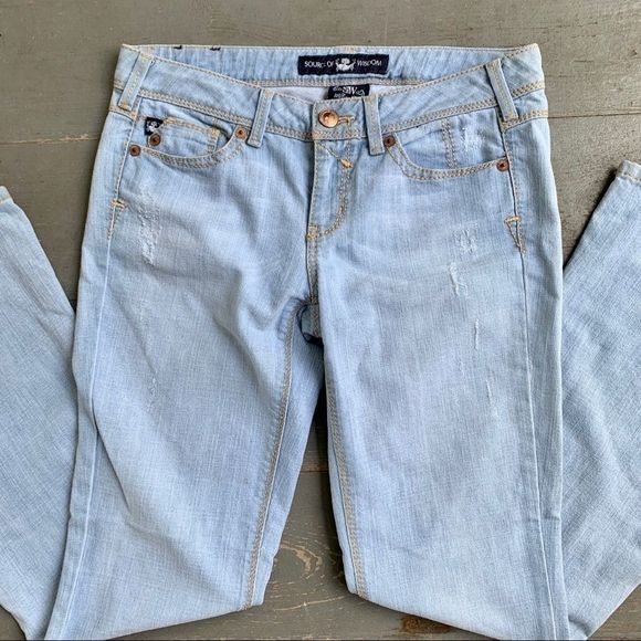 *SALE* EUC Source of Wisdom Distressed Sz 9 Jean - Picture 2 of 11